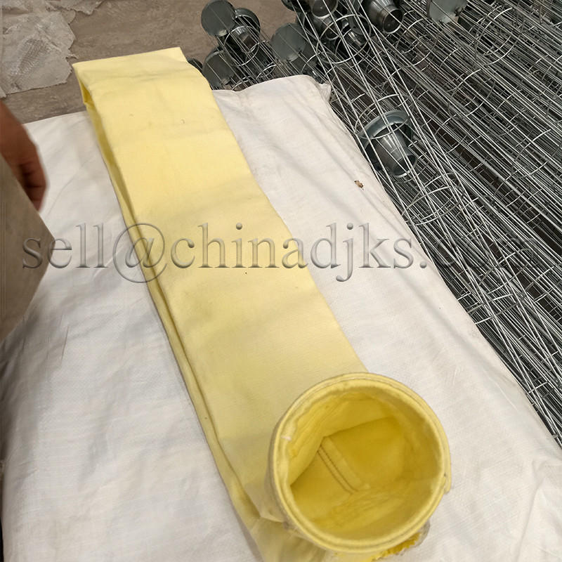 saco de filtro da poeira de 133*2000mm para a resistência da alta temperatura da planta de incineração